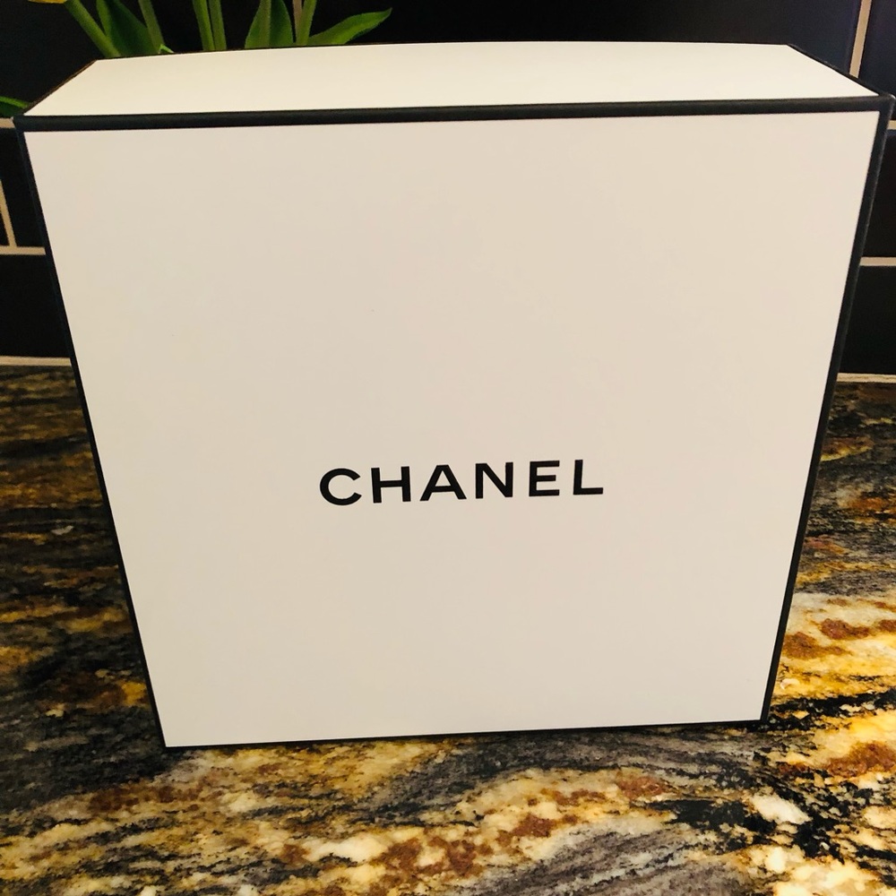 Authentic Chanel Gift Box With Tissue Shreds, Approx 9x9x4